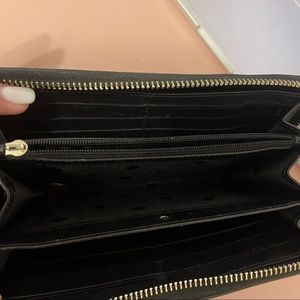 Kate Spade Black Zip Wallet - Used
